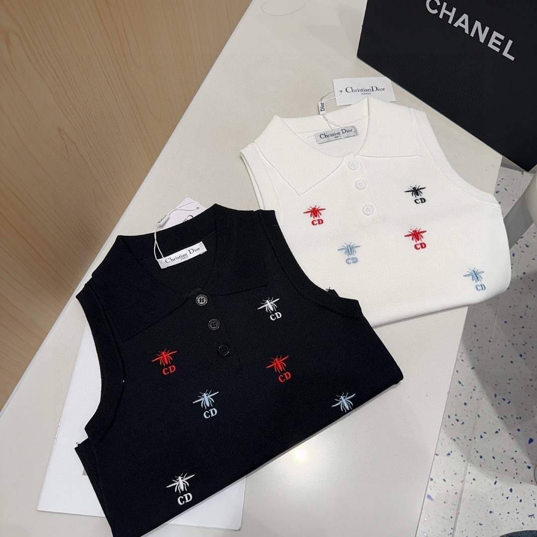
迪奥背心，搭外套单穿超。爆
均码