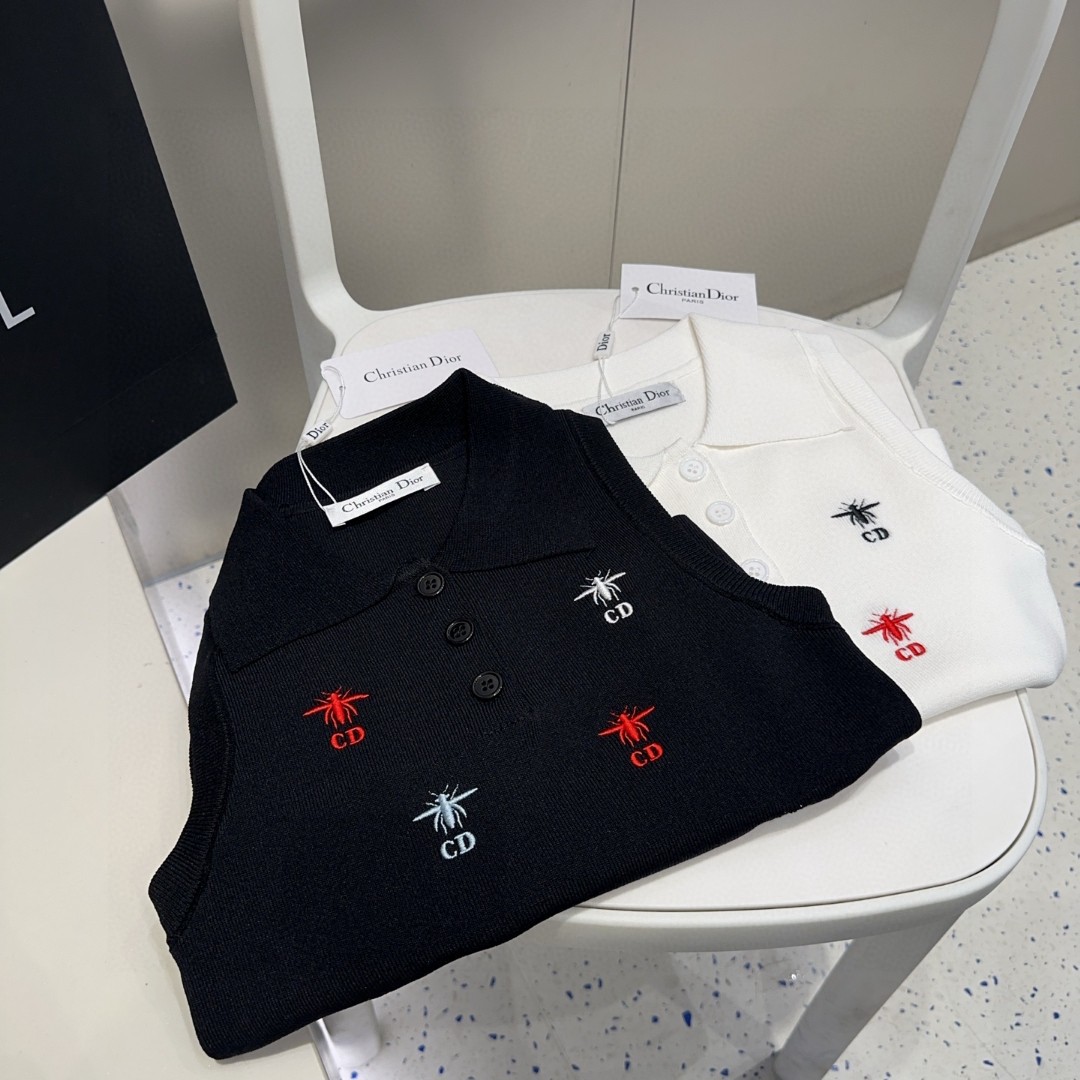 
迪奥背心，搭外套单穿超。爆
均码