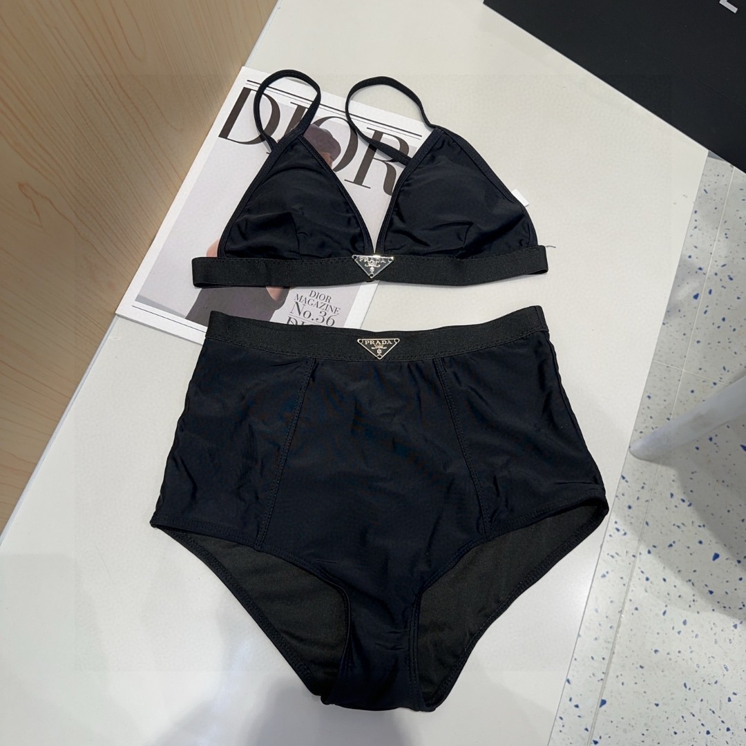 NO:375168,Prada's new swimsuit, a must-have for fashionable trendy people!  The real thing is super good!  It's great to take photos on the beach!  SML swimsuits, swimsuits, swimsuits, bikinis, pradas, swimsuits, bikinis19860909普拉达新款泳衣,时尚潮人必备！实物超级好看！海边度假拍照超级好！SML泳衣泳裤比基尼,泳衣，泳裤，比基尼,prada,swimsuits,bikinis,accessory