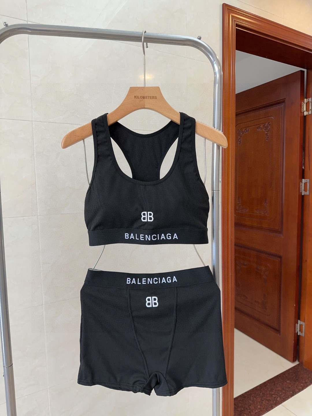 NO:375223,Balenciaga swimsuits are a must-have for fashionable trendy people!  The real thing is super good!  It's great to take photos on the beach!  SML swimsuits, swimsuits, swimsuits, bikini, balenciaga, swimsuits, bikinis19860909巴黎世家泳衣,时尚潮人必备！实物超级好看！海边度假拍照超级好！SML泳衣泳裤比基尼,泳衣，泳裤，比基尼,balenciaga,swimsuits,bikinis,accessory