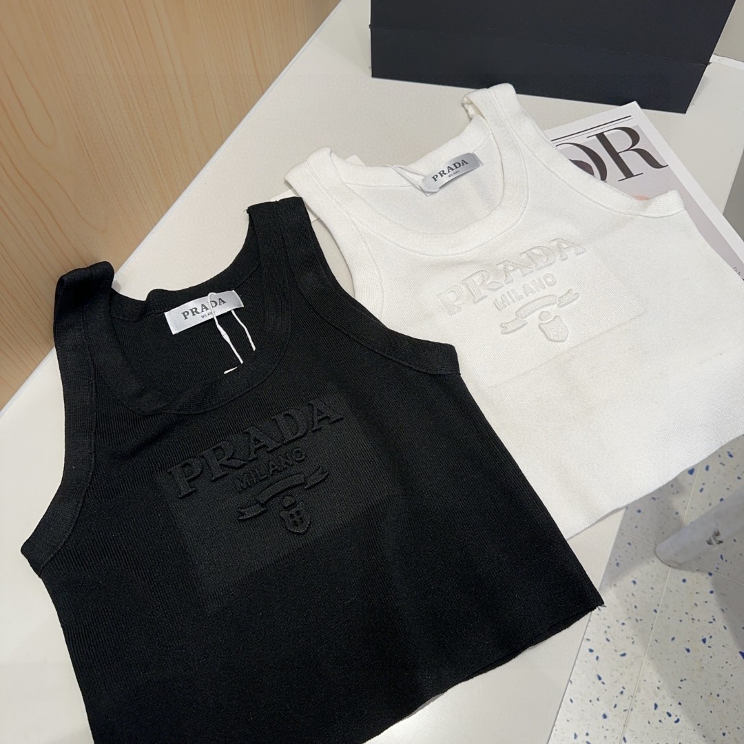 NO:375263,Prada vest, wearing a jacket, super hot, single size, swimsuit, swimsuit, bikini, swimsuit, swimsuit, bikini, prada, jackets & coats, swimsuits, bikinis19860909普拉达背心,搭外套单穿超爆 均码泳衣泳裤比基尼,泳衣，泳裤，比基尼,prada,jackets & coats,swimsuits,bikinis,accessory