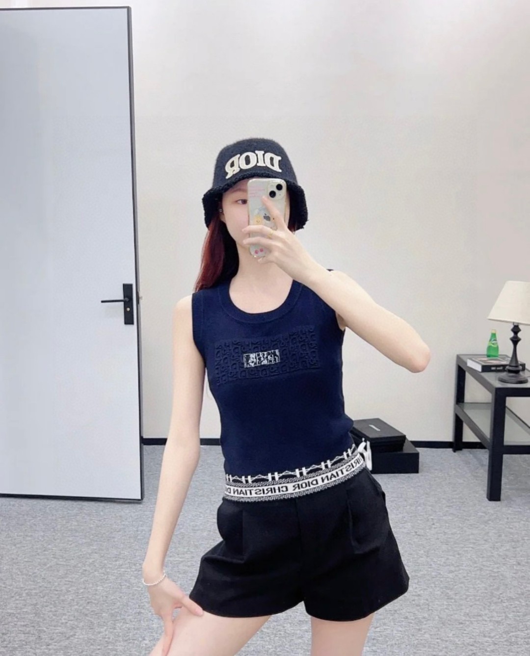 
迪奥背心，搭外套单穿超。爆
均码
