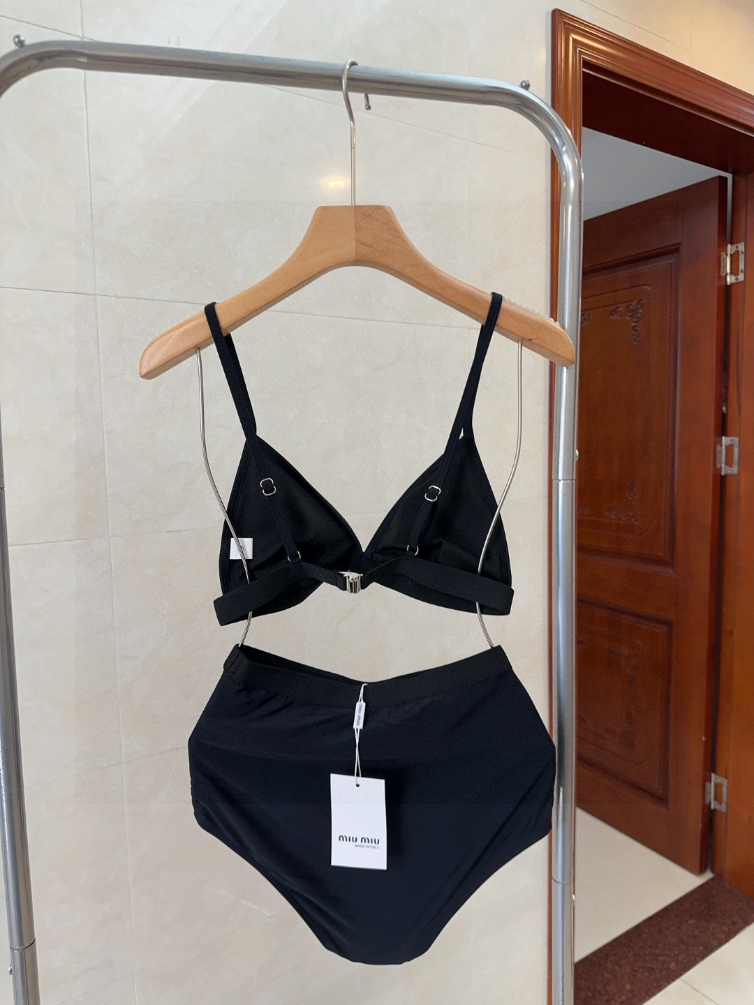 
 miumiu泳衣，上身显瘦而且好看！穿着很洋气😍SML