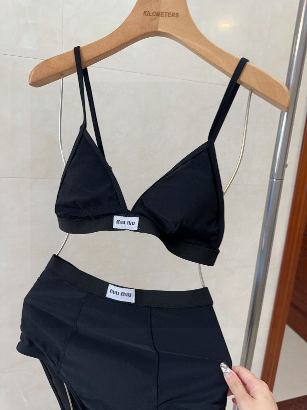 
 miumiu泳衣，上身显瘦而且好看！穿着很洋气😍SML