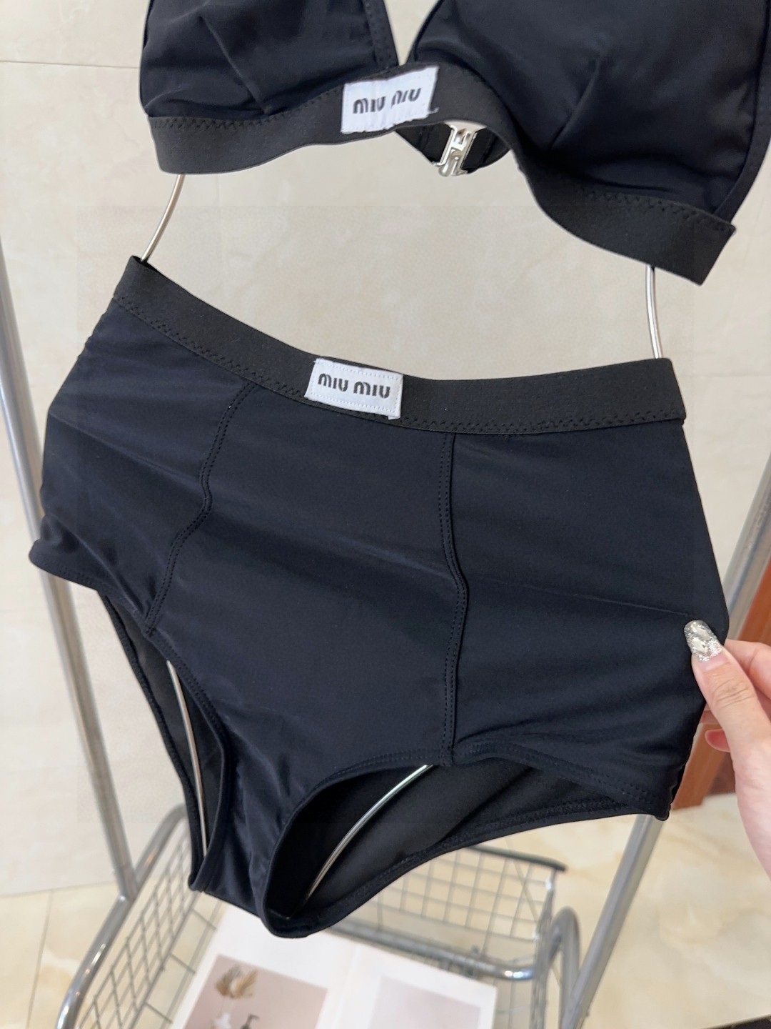 
 miumiu泳衣，上身显瘦而且好看！穿着很洋气😍SML