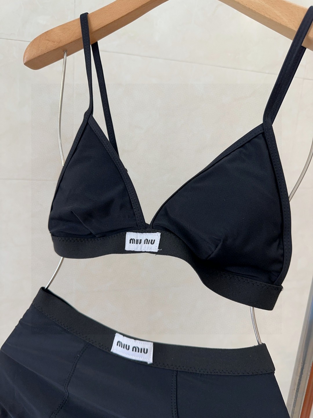 
 miumiu泳衣，上身显瘦而且好看！穿着很洋气😍SML