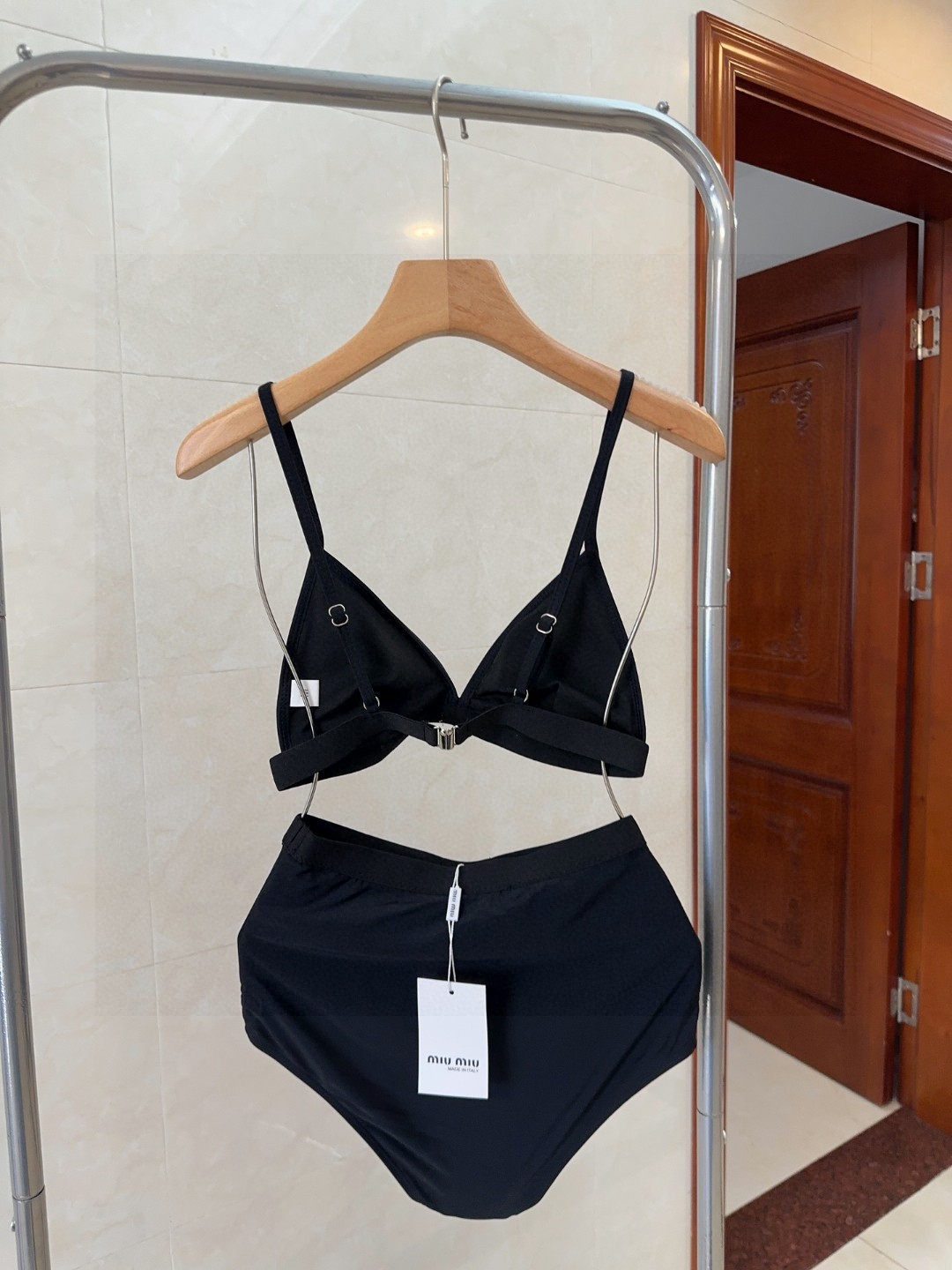 
 miumiu泳衣，上身显瘦而且好看！穿着很洋气😍SML