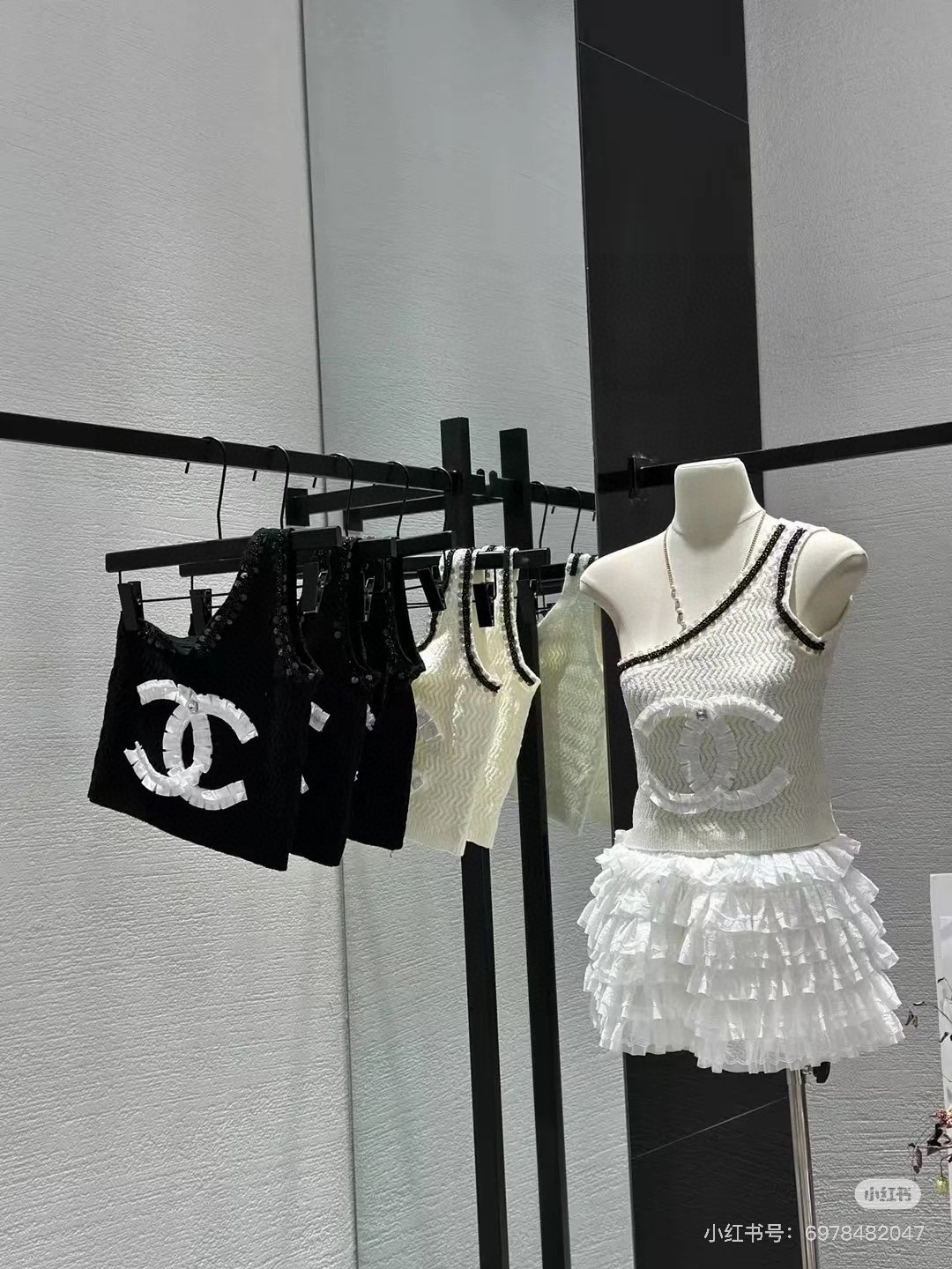 
香奈儿背心，搭外套单穿超。爆
均码
