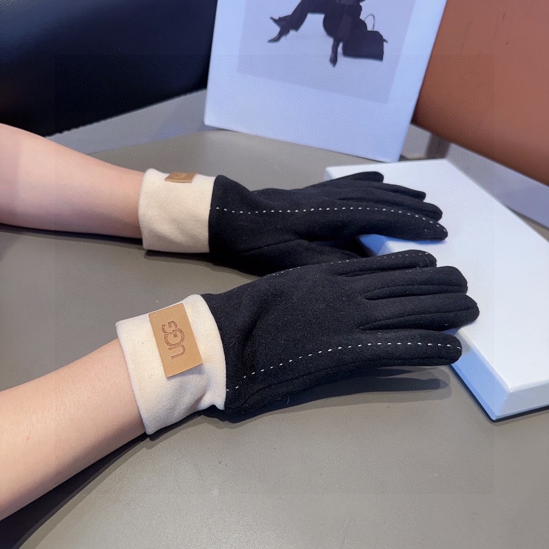 NO:343331,UGG's new wool gloves, fashionable gloves, warm and fleece lining in autumn and winter, classic plaid, super comfortable, soft and versatile!  Gloves, gloves, gloves19860909UGG新品羊毛手套,时尚手套,秋冬保暖加绒内里,经典格子,上手超舒适柔软、百搭！均码手套,手套,gloves,accessory