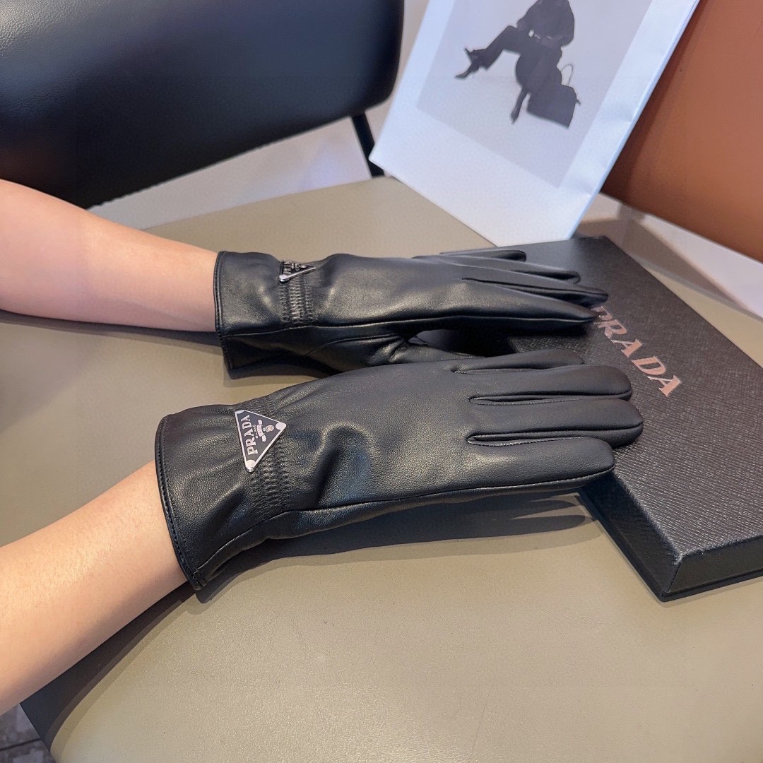 NO:343347,Prada sheepskin gloves, fashionable gloves, warm and fleece lining in autumn and winter, classic, simple, super comfortable, soft and versatile!  ML gloves, gloves, prada, sheepskin, gloves19860909普拉达羊皮手套,时尚手套,秋冬保暖加绒内里,经典简洁上手超舒适柔软、百搭！ML手套,手套,prada,sheepskin,gloves,accessory