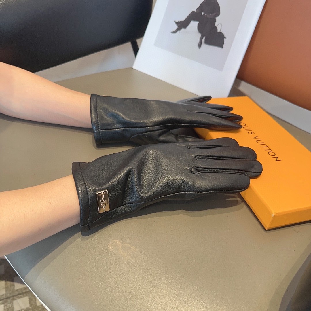 NO:343353,LV women's sheepskin gloves, fashionable gloves, warm and fleece lining in autumn and winter, classic, simple, comfortable, soft and versatile!  ML gloves, gloves, louis vuitton, sheepskin, gloves19860909LV女款羊皮手套,时尚手套,秋冬保暖加绒内里,经典简洁上手超舒适柔软、百搭！ML手套,手套,louis vuitton,sheepskin,gloves,accessory