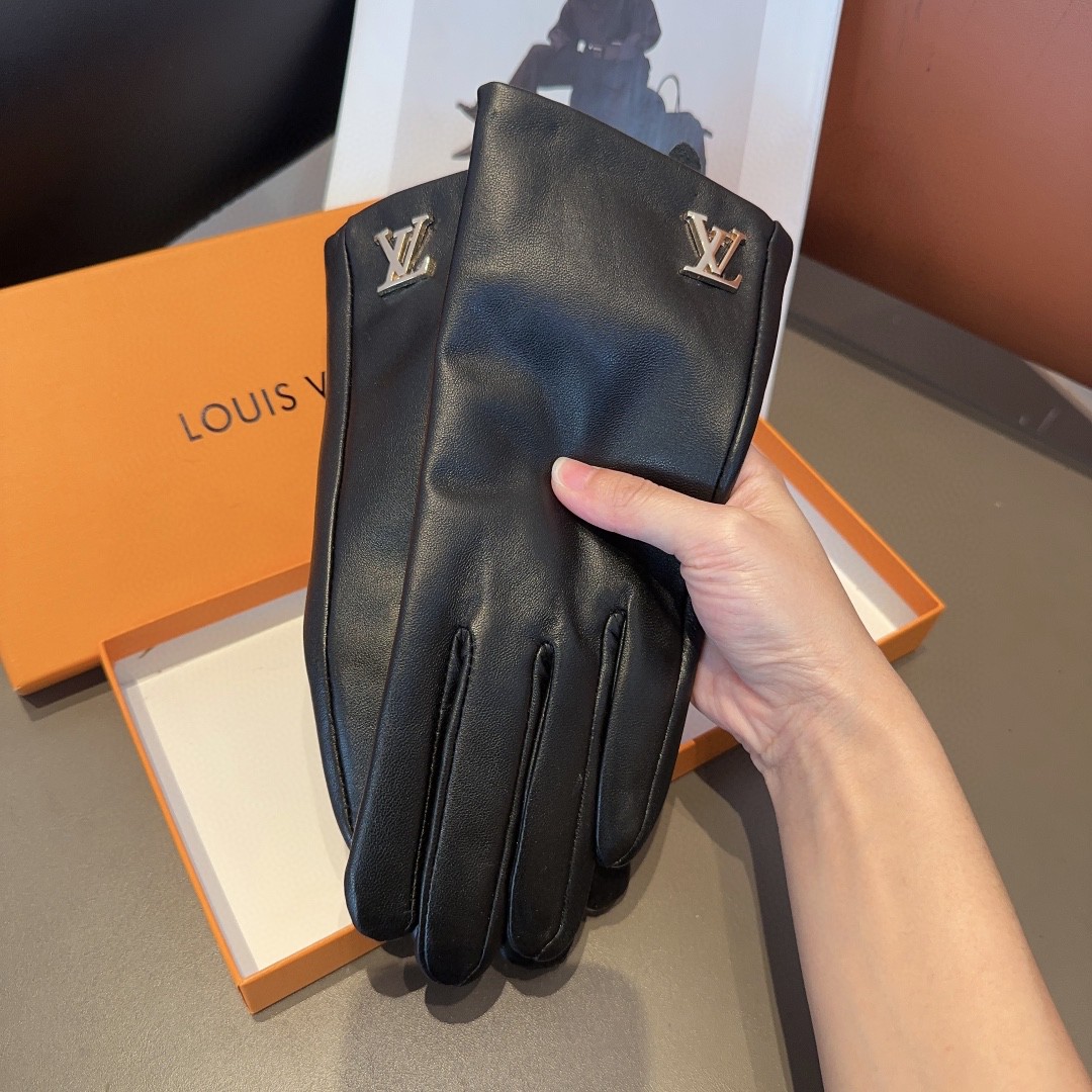 
LV 羊皮手套，时尚手套，秋冬保暖加绒内里，经典简洁💕上手超舒适柔软、百搭！ML