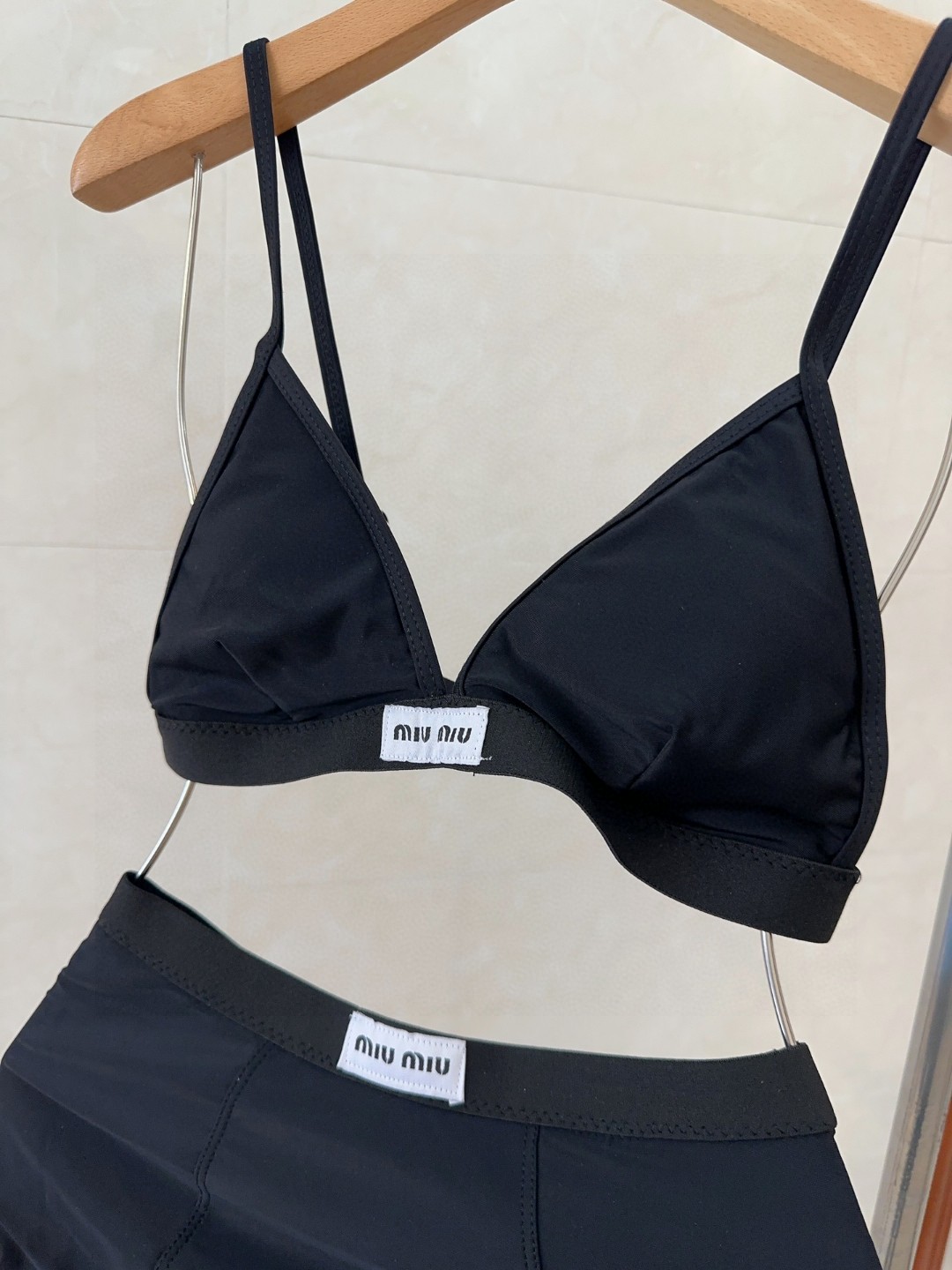 
 miumiu泳衣，上身显瘦而且好看！穿着很洋气😍SML