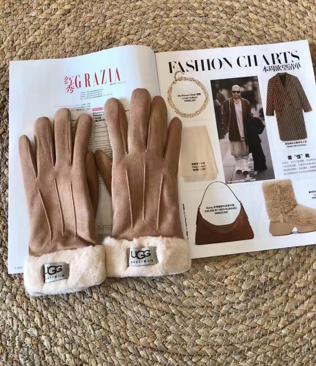 NO:343973,UGG women's gloves, fashionable gloves, classic, simple, and super comfortable, soft and versatile!  Gloves, gloves, gloves19860909UGG女款手套,时尚手套,经典简洁上手超舒适柔软、百搭！均码手套,手套,gloves,accessory
