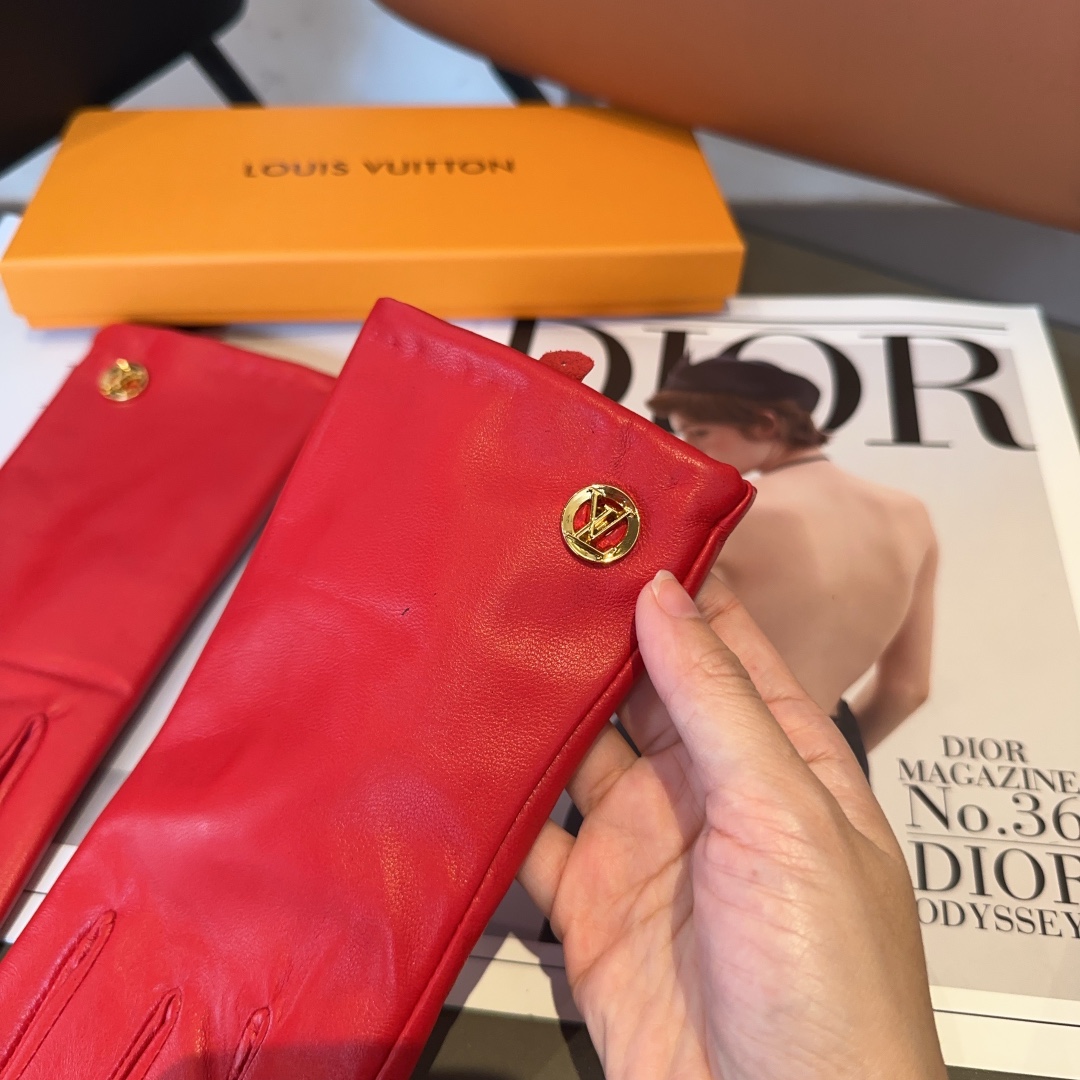 
LV羊皮手套，时尚手套，秋冬保暖加绒内里，经典简洁💕上手超舒适柔软、百搭