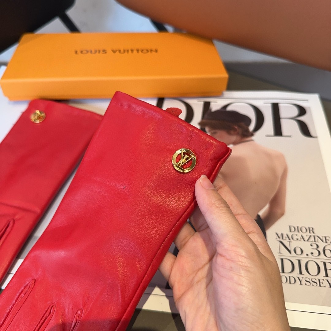 
LV羊皮手套，时尚手套，秋冬保暖加绒内里，经典简洁💕上手超舒适柔软、百搭