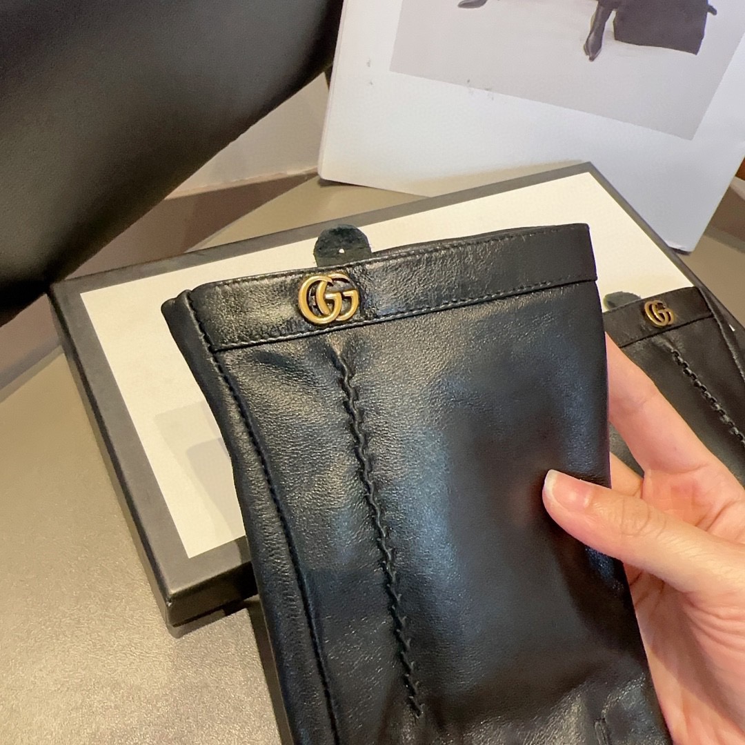 
古奇男款新品羊皮手套，时尚手套，秋冬保暖加绒内里，经典简洁💕上手超舒适柔软、百搭！码数L,XL
