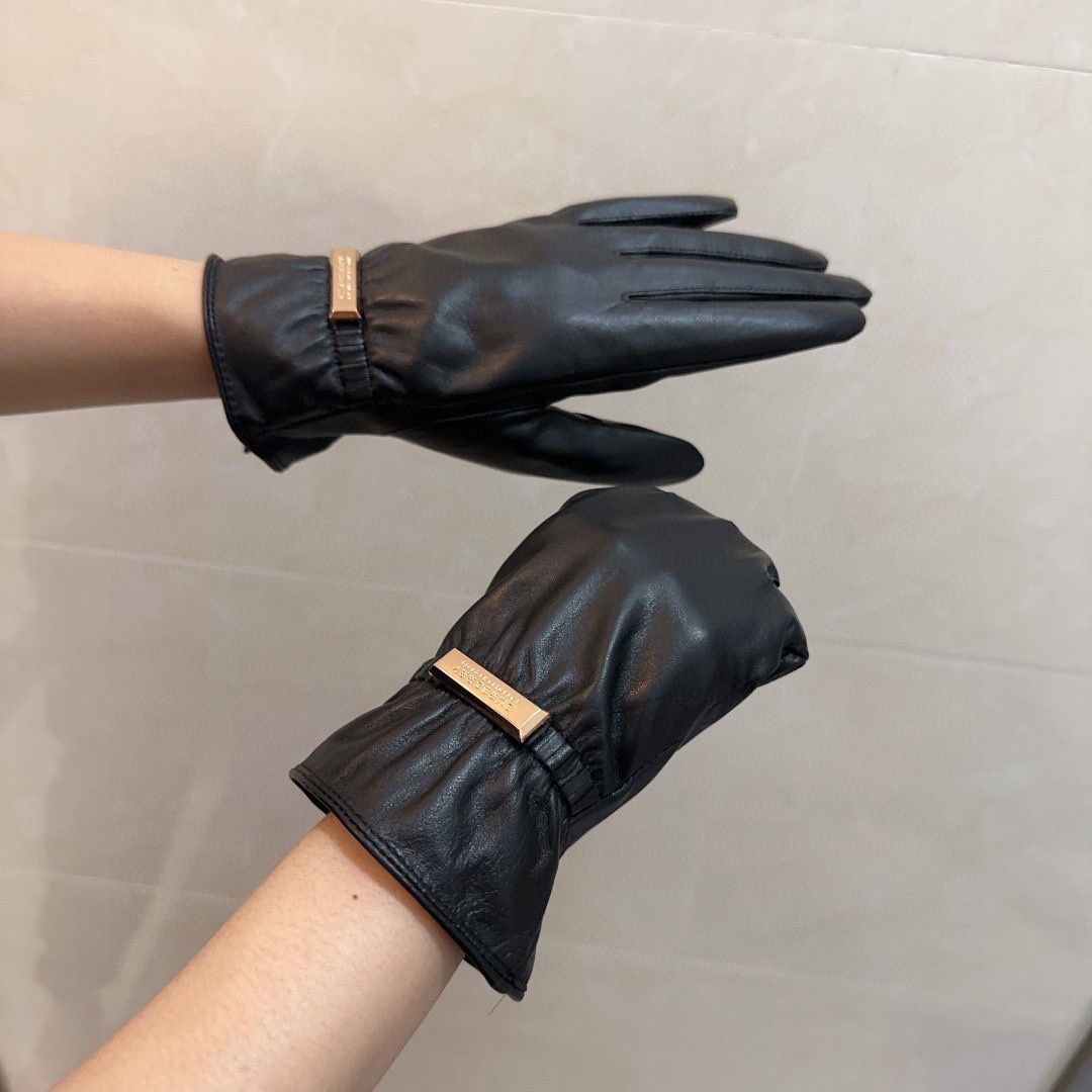 巴宝莉女款羊皮手套，时尚手套，秋冬保暖加绒内里，经典简洁💕上手超舒适柔软、ML