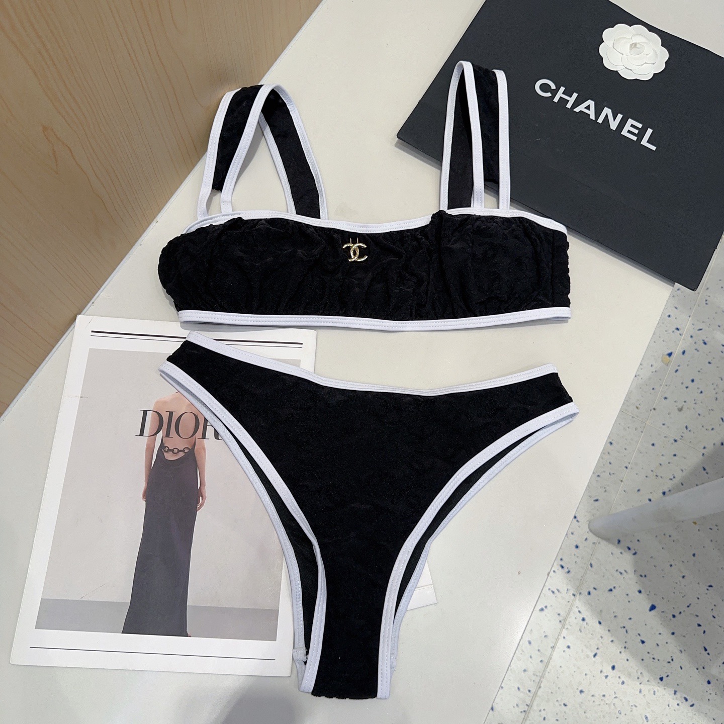 NO:377717,Chanel swimsuits are a must-have for fashion experts. They show off their figure!  SML swimsuits, swimsuits, swimsuits, bikinis, chanels, swimsuits, bikinis19860909香奈儿泳衣,时尚达人必备.超级显身材！SML泳衣泳裤比基尼,泳衣，泳裤，比基尼,chanel,swimsuits,bikinis,accessory