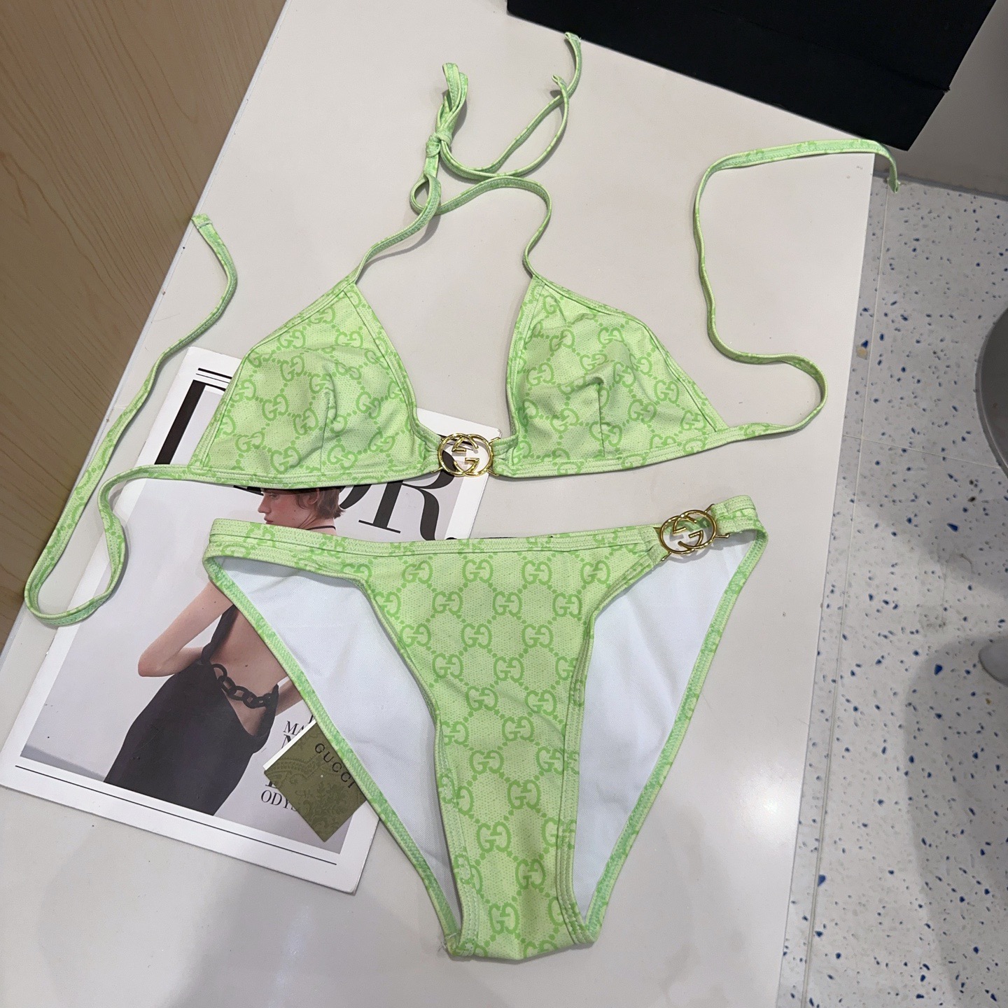 NO:377725,Guqi swimsuits are a must-have for fashion experts. They show off their figures!  SML swimsuits, swimsuits, swimsuits, bikinis, swimsuits, bikinis19860909古奇泳衣,时尚达人必备.超级显身材！SML泳衣泳裤比基尼,泳衣，泳裤，比基尼,swimsuits,bikinis,accessory