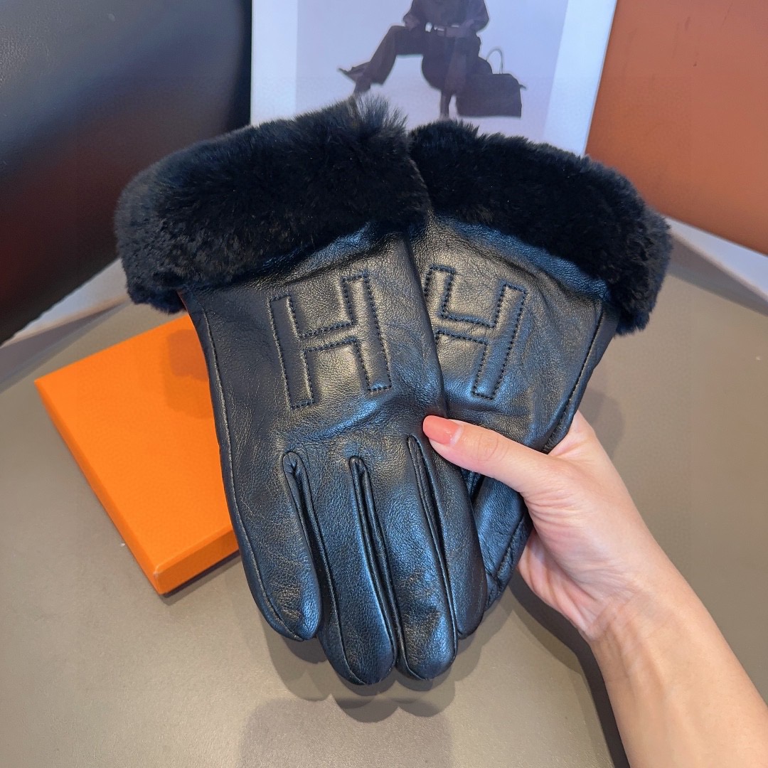 爱马仕羊皮手套，时尚手套，秋冬保暖内里，经典简洁💕上手超舒适柔软、百搭！均码