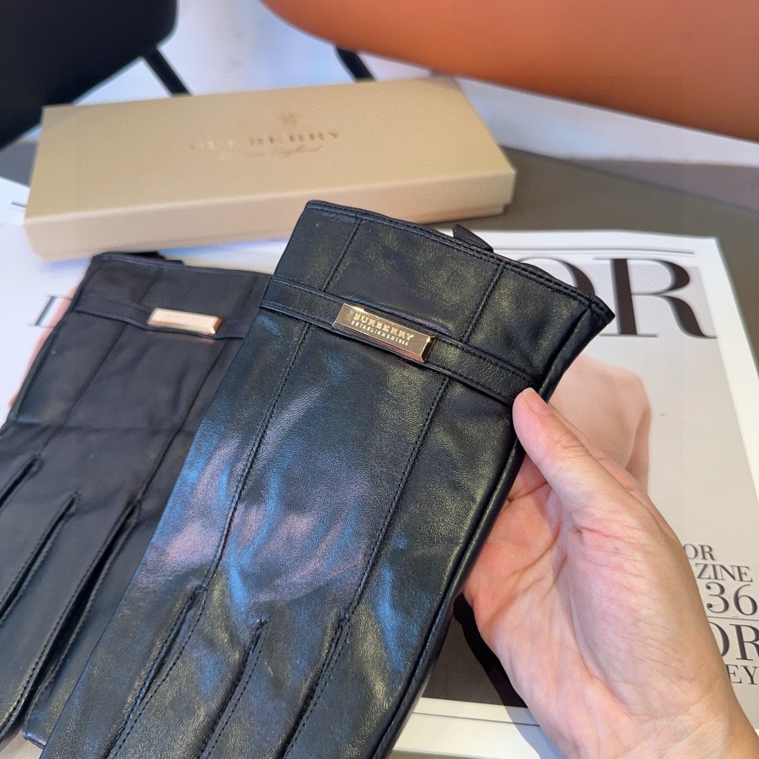 巴宝莉男款新品羊皮手套，时尚手套，秋冬保暖加绒内里，经典简洁💕上手超舒适柔软、百搭！码数L,XL