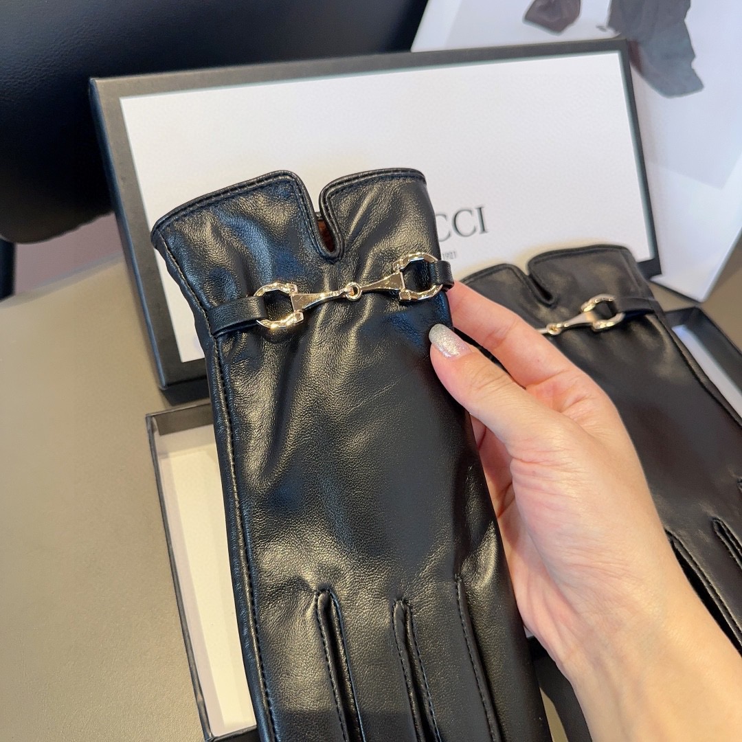 古奇女款新品羊皮手套，时尚手套，秋冬保暖加绒内里，经典简洁💕上手超舒适柔软、百搭！码数ML
