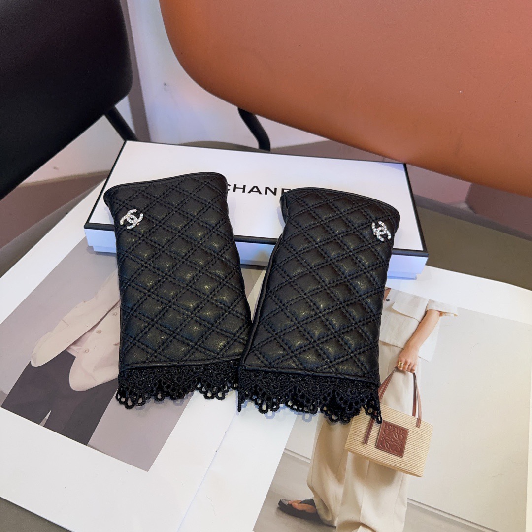 香奈儿羊皮手套，时尚手套，秋冬保暖加绒内里，经典简洁💕上手超舒适柔软、百搭！