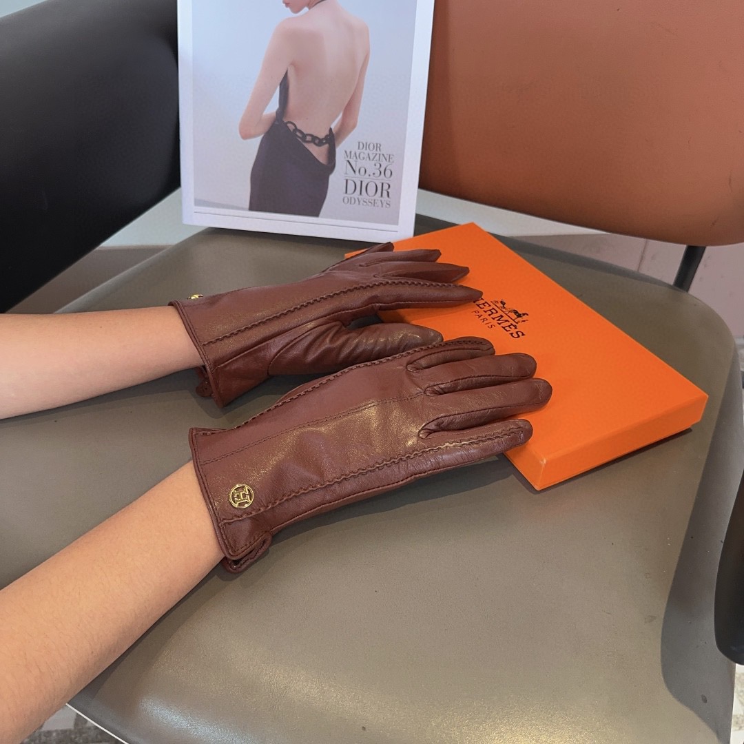 NO:554603,Hermès sheepskin gloves, fashionable gloves, warm lining in autumn and winter, classic, simple and easy to use, super comfortable, soft and versatile!  One size fits all gloves, gloves, hermes, sheepskin, gloves19860909爱马仕羊皮手套,时尚手套,秋冬保暖内里,经典简洁上手超舒适柔软、百搭！均码手套,手套,hermes,sheepskin,gloves,accessory