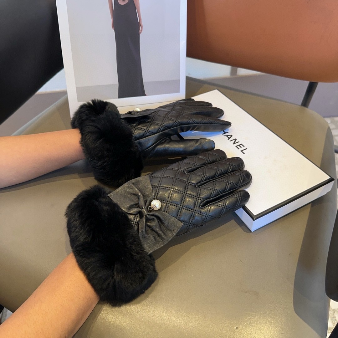 NO:554624,Chanel sheepskin gloves, fashionable gloves, warm lining for autumn and winter, classic and simple, super comfortable, soft and versatile!  One size fits all gloves,gloves,chanel,sheepskin,gloves19860909香奈儿羊皮手套,时尚手套,秋冬保暖内里,经典简洁上手超舒适柔软、百搭！均码手套,手套,chanel,sheepskin,gloves,accessory