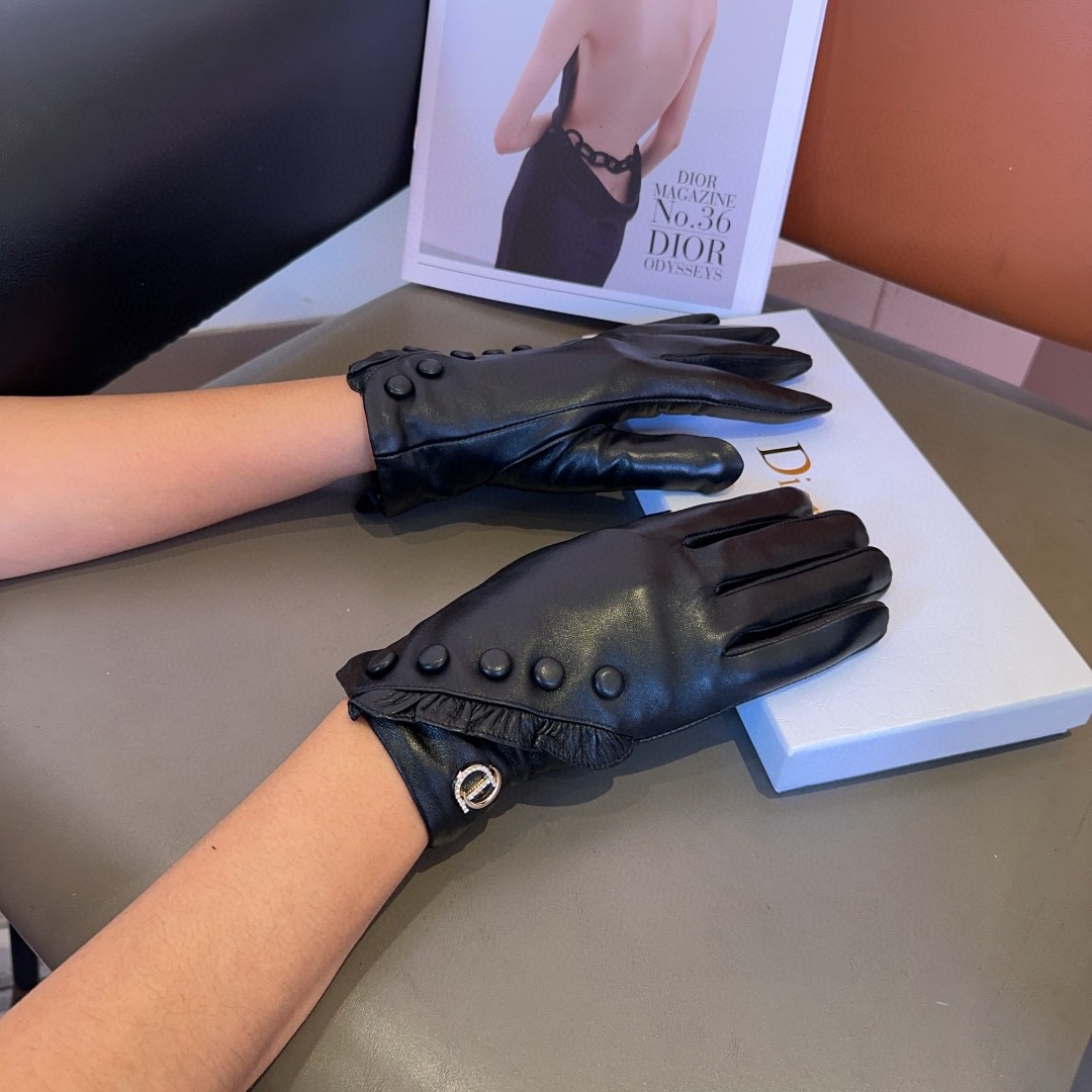 NO:554621,Dior sheepskin gloves, fashionable gloves, warm in autumn and winter with velvet lining, classic, simple and super comfortable, soft and versatile!  ML gloves, gloves, dior, sheepskin, gloves19860909迪奥羊皮手套,时尚手套,秋冬保暖加绒内里,经典简洁上手超舒适柔软、百搭！ML手套,手套,dior,sheepskin,gloves,accessory