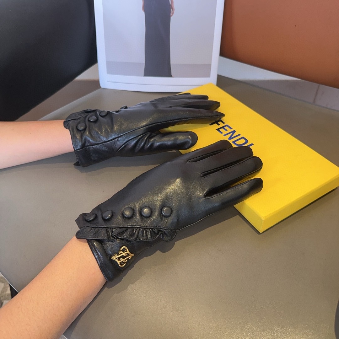 NO:554637,Fendi sheepskin gloves, fashionable gloves, warm in autumn and winter with velvet lining, classic, simple and super comfortable, soft and versatile!  ML gloves, gloves, fendi, sheepskin, gloves19860909芬迪羊皮手套,时尚手套,秋冬保暖加绒内里,经典简洁上手超舒适柔软、百搭！ML手套,手套,fendi,sheepskin,gloves,accessory