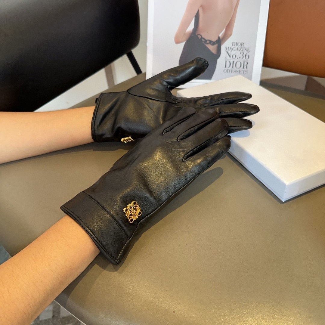 NO:554831,Loewe sheepskin gloves, fashionable gloves, warm lining for autumn and winter, classic and simple, super comfortable, soft and versatile!  One size fits all gloves, gloves, loewe, sheepskin, gloves19860909罗意威羊皮手套,时尚手套,秋冬保暖内里,经典简洁上手超舒适柔软、百搭！均码手套,手套,loewe,sheepskin,gloves,accessory