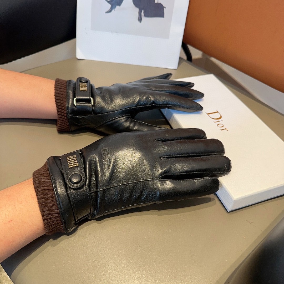 NO:554850,Dior men's new sheepskin gloves, fashionable gloves, warm in autumn and winter with velvet lining, classic and simple, super comfortable, soft and versatile!  Size L, XL gloves, gloves, dior, sheepskin, gloves19860909迪奥男款新品羊皮手套,时尚手套,秋冬保暖加绒内里,经典简洁上手超舒适柔软、百搭！码数L,XL手套,手套,dior,sheepskin,gloves,accessory