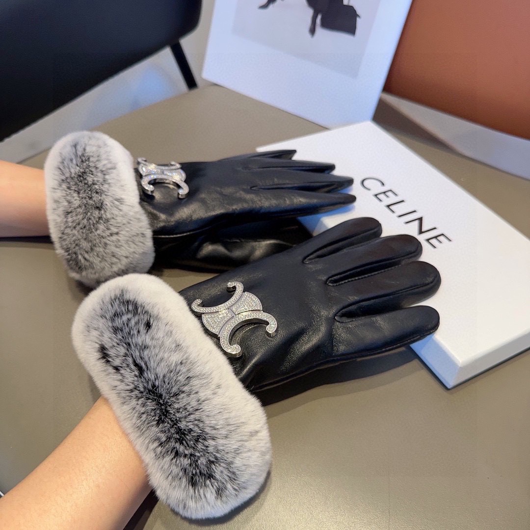 NO:583962,Celine sheepskin gloves, fashionable gloves, warm autumn and winter lining, classic and simple, super comfortable, soft and versatile!  Size ML gloves, gloves, sheepskin, gloves19860909塞琳羊皮手套,时尚手套,秋冬保暖内里,经典简洁上手超舒适柔软、百搭！码数ML手套,手套,sheepskin,gloves,accessory
