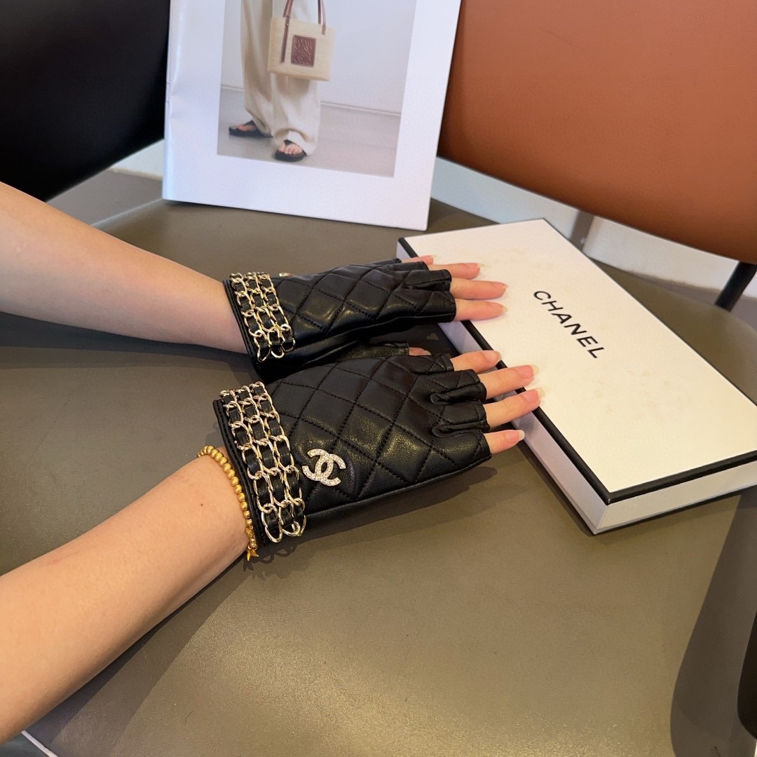 NO:583985,Chanel sheepskin gloves, fashionable gloves, warm in autumn and winter with velvet lining, classic, simple and super comfortable, soft and versatile!  One size fits all gloves, gloves, chanel, sheepskin, gloves19860909香奈儿羊皮手套,时尚手套,秋冬保暖加绒内里,经典简洁上手超舒适柔软、百搭！均码手套,手套,chanel,sheepskin,gloves,accessory