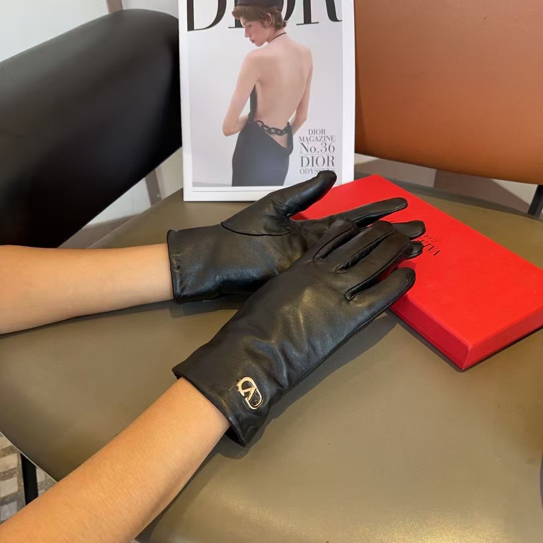 NO:583987,Gucci women's new sheepskin gloves, fashionable gloves, warm in autumn and winter with velvet lining, classic and simple, super comfortable, soft and versatile!  ML gloves, gloves, sheepskin, gloves19860909古奇女款新品羊皮手套,时尚手套,秋冬保暖加绒内里,经典简洁上手超舒适柔软、百搭！ML手套,手套,sheepskin,gloves,accessory