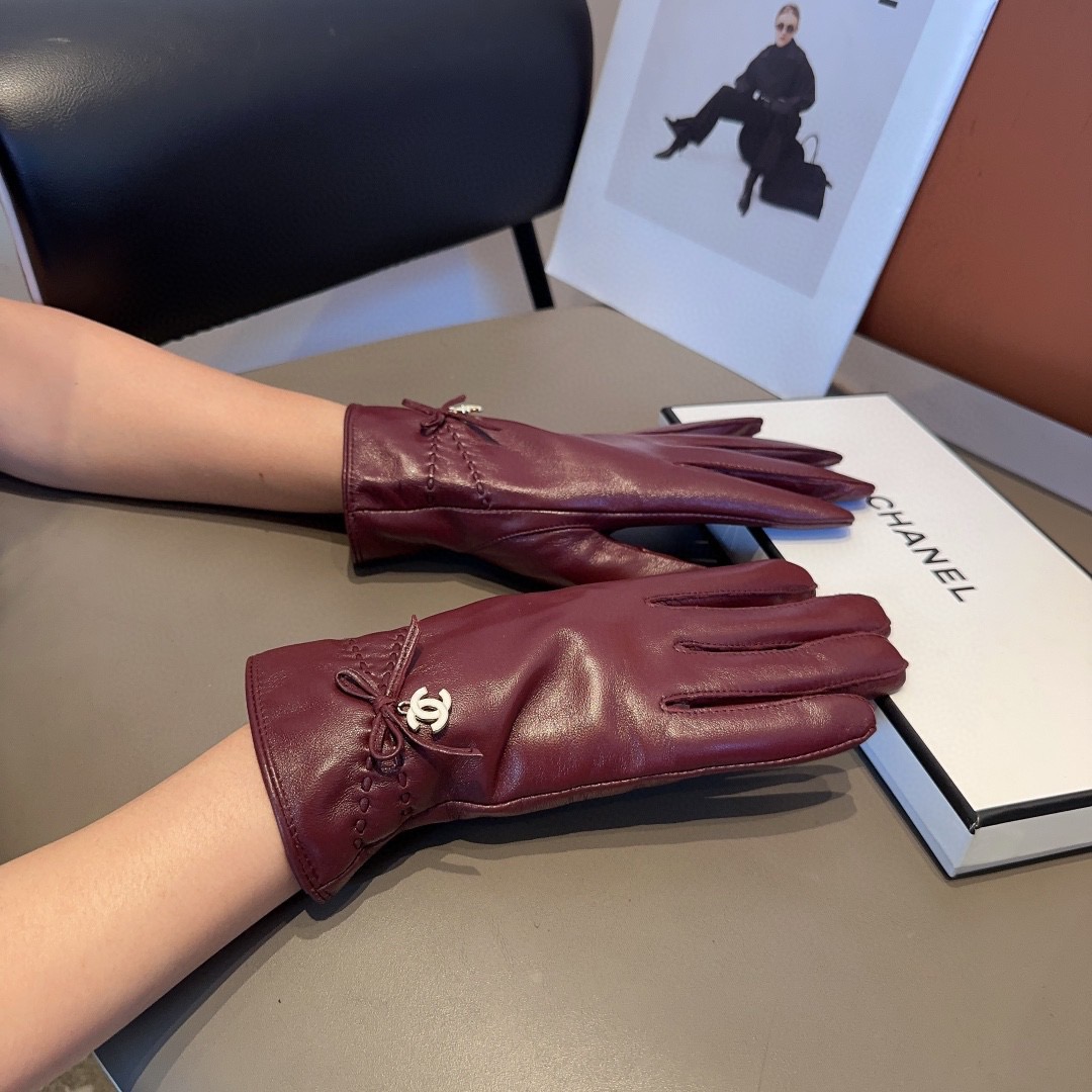 NO:584018,Chanel women's sheepskin gloves, fashionable gloves, warm in autumn and winter with velvet lining, classic and simple, super comfortable, soft and versatile!  ML gloves, gloves, chanel, sheepskin, gloves19860909香奈儿女款羊皮手套,时尚手套,秋冬保暖加绒内里,经典简洁上手超舒适柔软、百搭！ML手套,手套,chanel,sheepskin,gloves,accessory