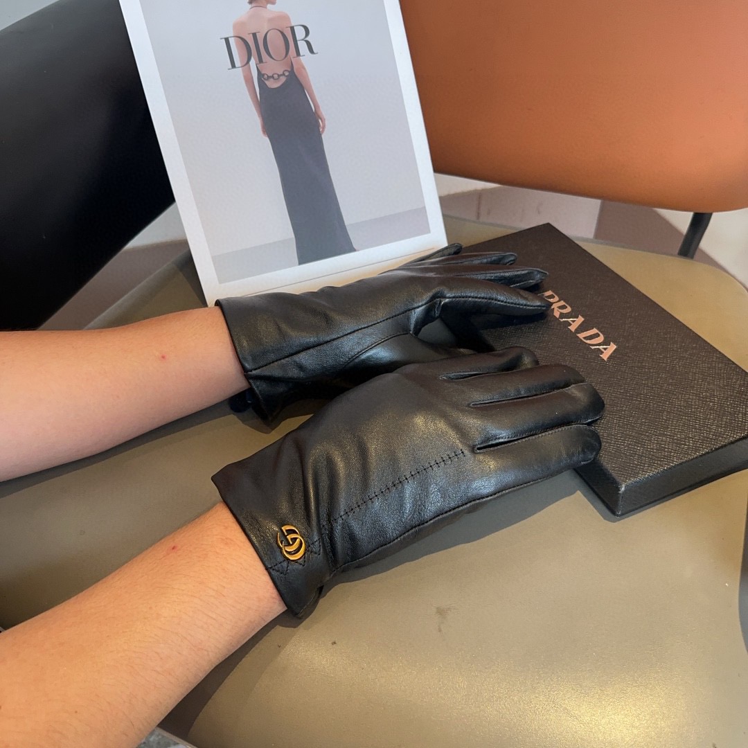 NO:602273,Gucci men's new sheepskin gloves, fashionable gloves, warm in autumn and winter with velvet lining, classic and simple, super comfortable, soft and versatile!  Size L, XL gloves, gloves, sheepskin, gloves19860909古奇男款新品羊皮手套,时尚手套,秋冬保暖加绒内里,经典简洁上手超舒适柔软、百搭！码数L,XL手套,手套,sheepskin,gloves,accessory