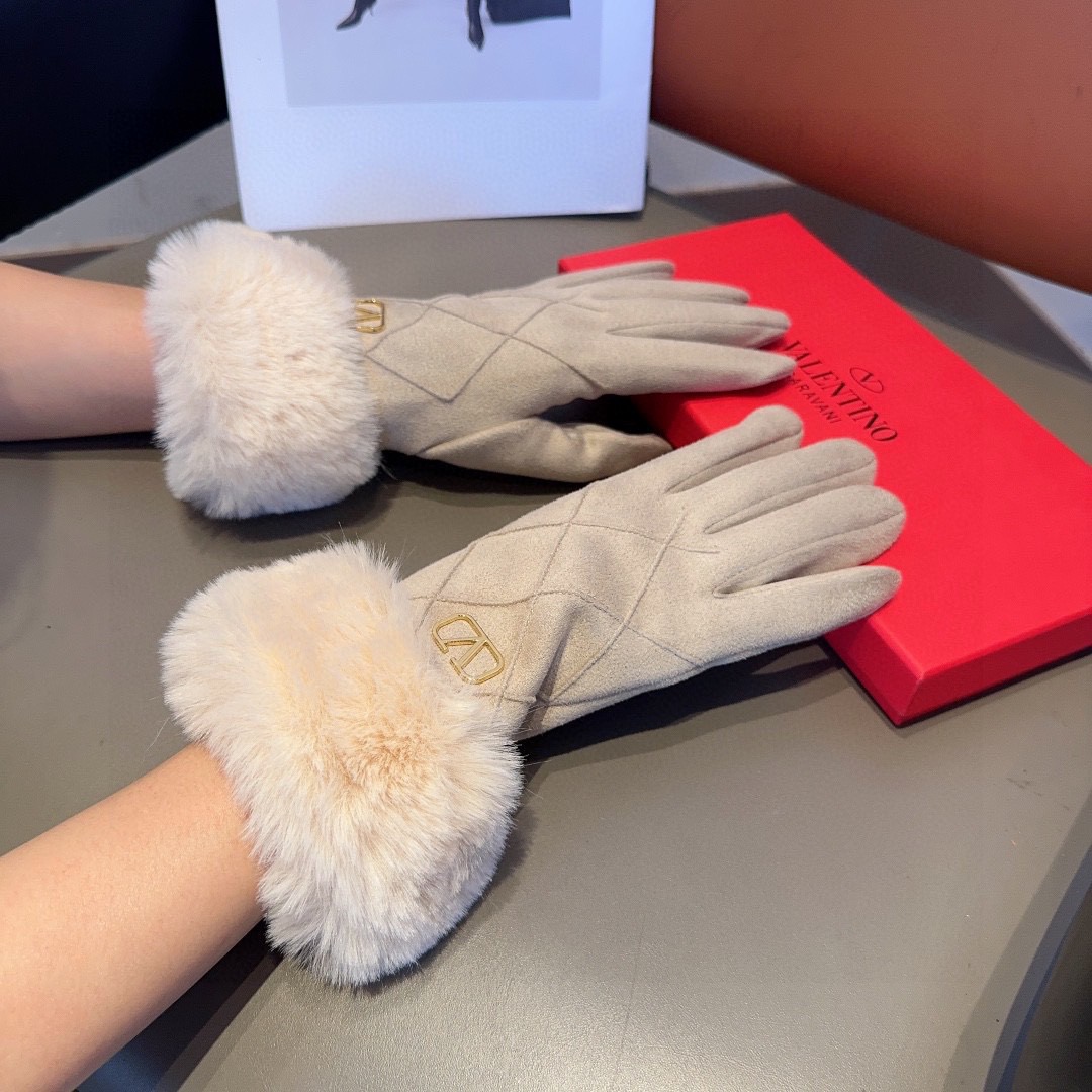 NO:602277,Valentino wool gloves, fashionable gloves, warm in autumn and winter with fleece lining, classic and simple, super comfortable and soft, versatile one-size-fits-all gloves, gloves, valentino, gloves19860909华伦天奴羊毛手套,时尚手套,秋冬保暖加绒内里,经典简洁上手超舒适柔软、百搭均码手套,手套,valentino,gloves,accessory