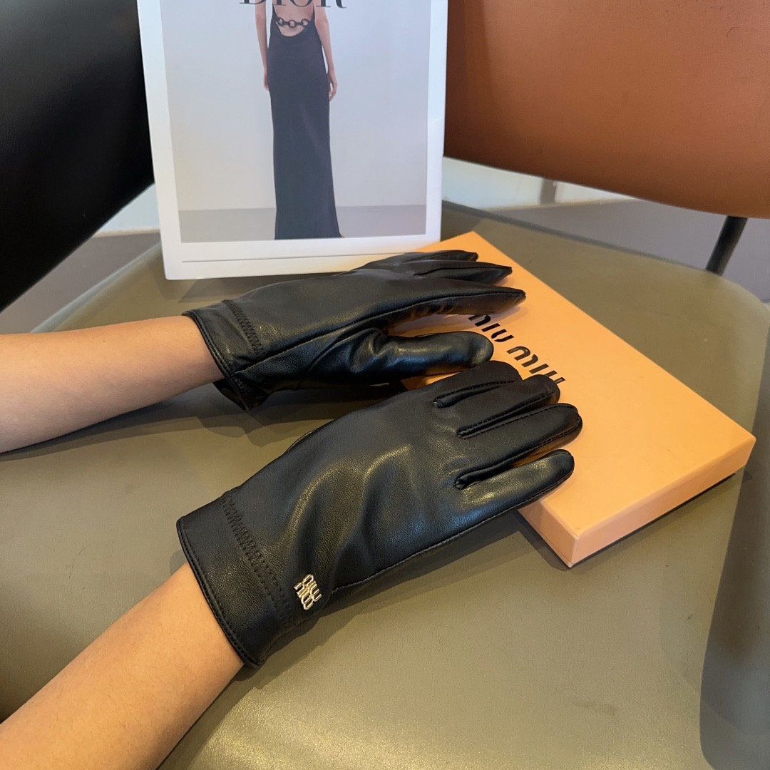 NO:602310,miumiu gloves, fashionable gloves, warm in autumn and winter with velvet lining, classic and simple, super comfortable and soft, versatile gloves, gloves, miumiu, gloves19860909miumiu手套,时尚手套,秋冬保暖加绒内里,经典简洁上手超舒适柔软、百搭手套,手套,miumiu,gloves,accessory