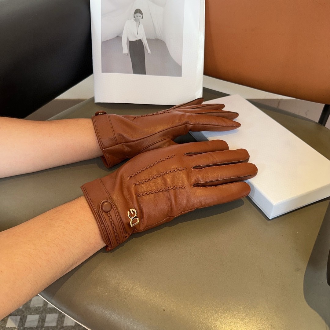 NO:602320,DG men's new sheepskin gloves, fashionable gloves, warm in autumn and winter with velvet lining, classic and simple, super comfortable, soft and versatile!  Size L, XL gloves, gloves, sheepskin, gloves19860909DG男款新品羊皮手套,时尚手套,秋冬保暖加绒内里,经典简洁上手超舒适柔软、百搭！码数L,XL手套,手套,sheepskin,gloves,accessory