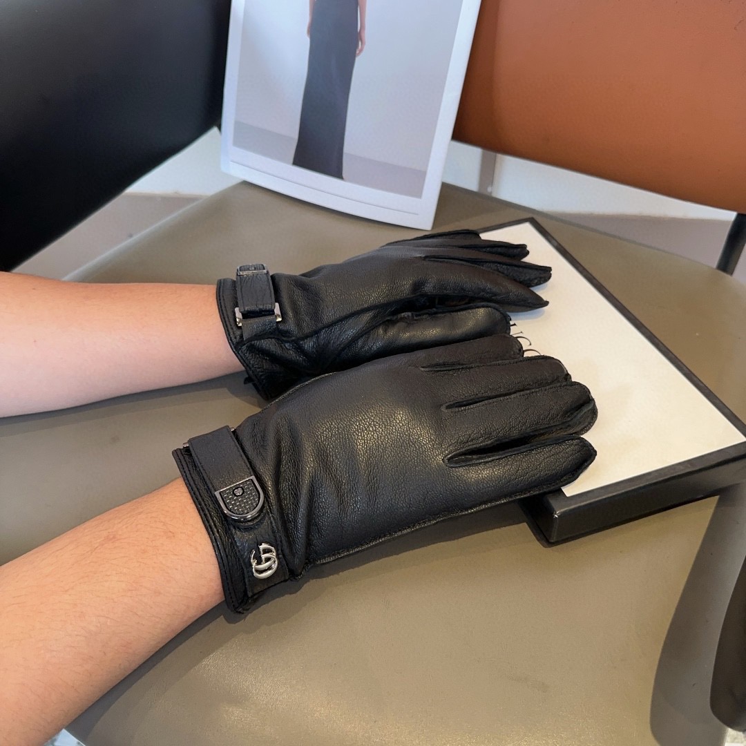 NO:618070,Gucci men's new sheepskin gloves, fashionable gloves, warm in autumn and winter with velvet lining, classic and simple, super comfortable, soft and versatile!  Size L, XL gloves, gloves, sheepskin, gloves19860909古奇男款新品羊皮手套,时尚手套,秋冬保暖加绒内里,经典简洁上手超舒适柔软、百搭！码数L,XL手套,手套,sheepskin,gloves,accessory