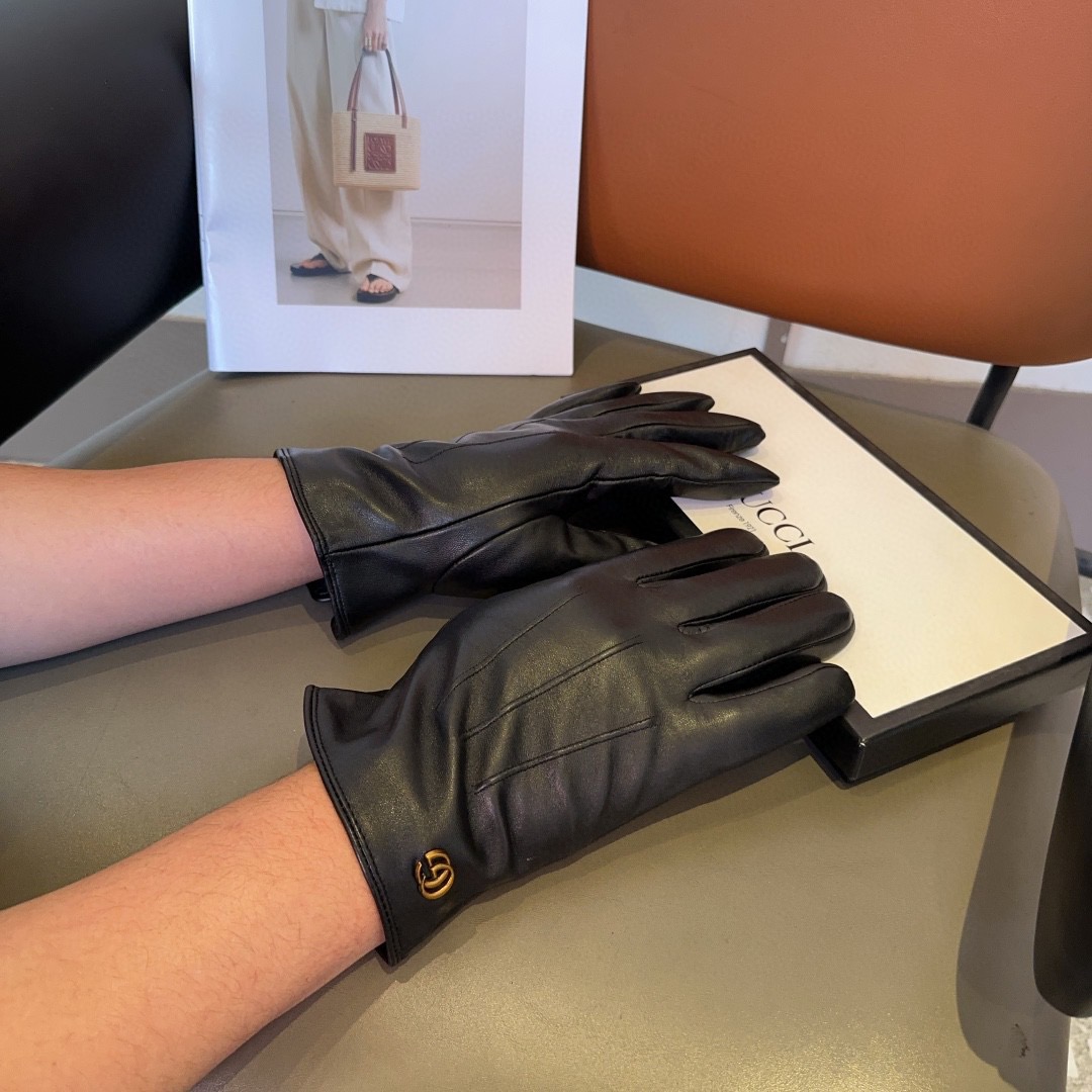 NO:618079,Gucci men's new sheepskin gloves, fashionable gloves, warm in autumn and winter with velvet lining, classic and simple, super comfortable, soft and versatile!  Size L, XL gloves, gloves, sheepskin, gloves19860909古奇男款新品羊皮手套,时尚手套,秋冬保暖加绒内里,经典简洁上手超舒适柔软、百搭！码数L,XL手套,手套,sheepskin,gloves,accessory