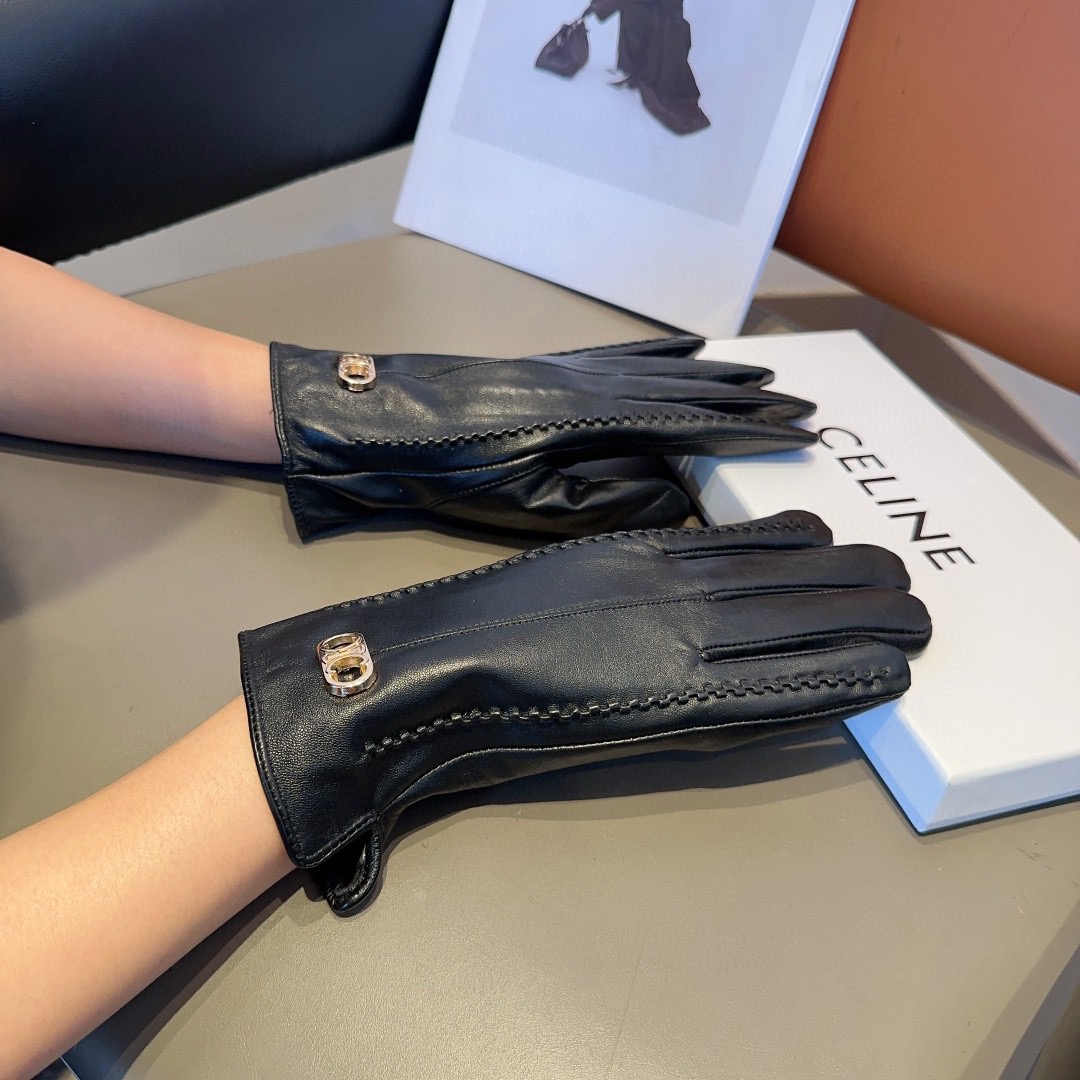 NO:618086,Celine women's new sheepskin gloves, fashionable gloves, warm in autumn and winter with velvet lining, classic and simple, super comfortable, soft and versatile!  Size ML gloves, gloves, sheepskin, gloves19860909塞琳 女款新品羊皮手套,时尚手套,秋冬保暖加绒内里,经典简洁上手超舒适柔软、百搭！码数ML手套,手套,sheepskin,gloves,accessory