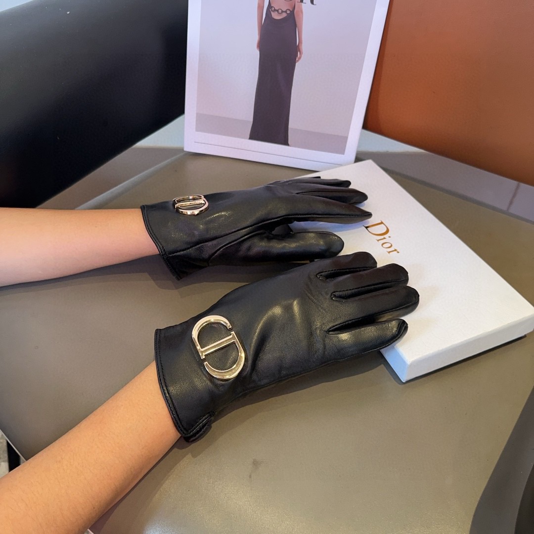 NO:640116,Dior sheepskin gloves, fashionable gloves, warm in autumn and winter with velvet lining, classic, simple and super comfortable, soft and versatile!  gloves,gloves,dior,sheepskin,gloves19860909迪奥羊皮手套,时尚手套,秋冬保暖加绒内里,经典简洁上手超舒适柔软、百搭！手套,手套,dior,sheepskin,gloves,accessory