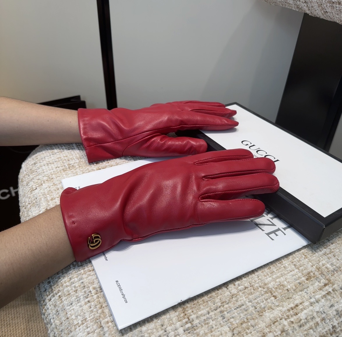 NO:640118,Gucci sheepskin gloves, fashionable gloves, warm in autumn and winter with velvet lining, classic and simple, super comfortable and soft, versatile gloves, gloves, sheepskin, gloves19860909古奇羊皮手套,时尚手套,秋冬保暖加绒内里,经典简洁上手超舒适柔软、百搭手套,手套,sheepskin,gloves,accessory