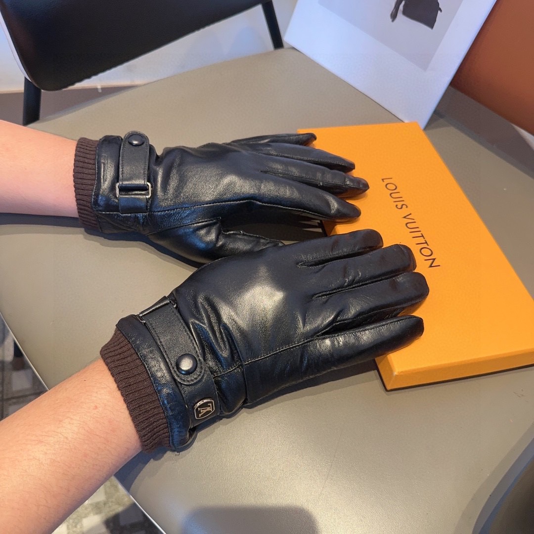 NO:640134,LV men's new sheepskin gloves, fashionable gloves, warm in autumn and winter with velvet lining, classic and simple, super comfortable, soft and versatile!  Size l, xl gloves, gloves, louis vuitton, sheepskin, gloves19860909LV男款新品羊皮手套,时尚手套,秋冬保暖加绒内里,经典简洁上手超舒适柔软、百搭！码数l,xl手套,手套,louis vuitton,sheepskin,gloves,accessory