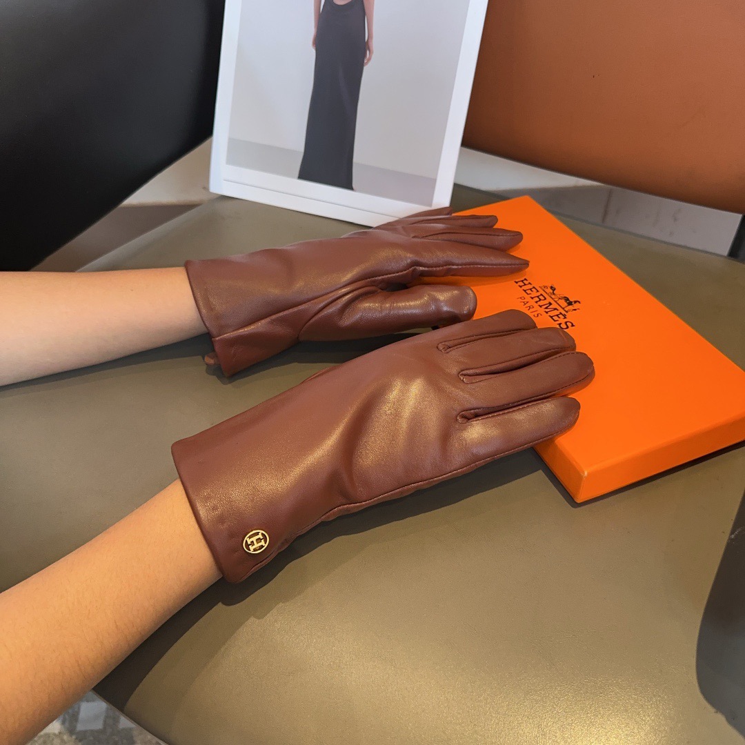 NO:640121,Hermès sheepskin gloves, fashionable gloves, warm lining in autumn and winter, classic, simple and easy to use, super comfortable, soft and versatile!  One size fits all gloves, gloves, hermes, sheepskin, gloves19860909爱马仕羊皮手套,时尚手套,秋冬保暖内里,经典简洁上手超舒适柔软、百搭！均码手套,手套,hermes,sheepskin,gloves,accessory