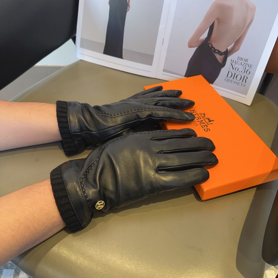 NO:659880,Hermès men's new sheepskin gloves, fashionable gloves, warm in autumn and winter with velvet lining, classic, simple and easy to use, super comfortable, soft and versatile!  Size L, XL gloves, gloves, hermes, sheepskin, gloves19860909爱马仕男款新品羊皮手套,时尚手套,秋冬保暖加绒内里,经典简洁上手超舒适柔软、百搭！码数L,XL手套,手套,hermes,sheepskin,gloves,accessory